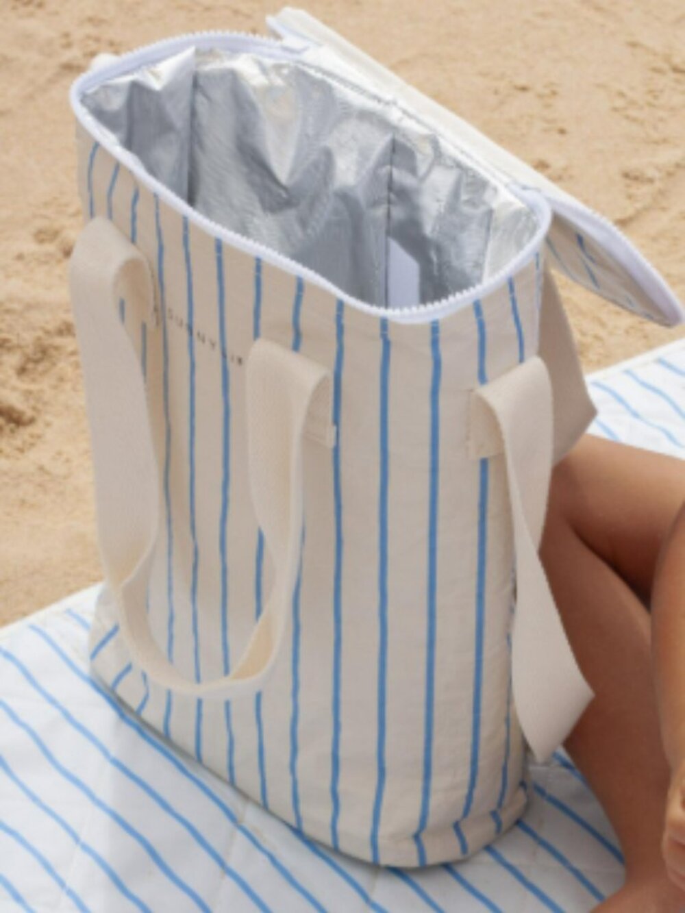 Sunnylife Drinks Cooler Bag in Le Weekend Mid Blue